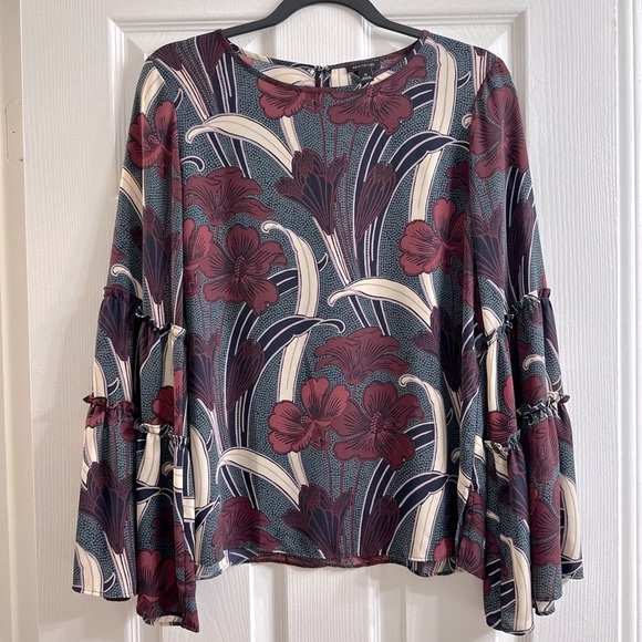 Ann Taylor Bell Sleeve Top - Picture 1 of 8